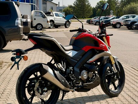 2026 QJMotor SRK 125 S, белый, 300000 рублей, вид 3