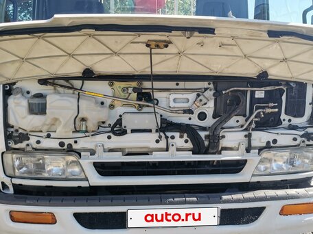 2005 Isuzu Forward (F-Series), белый, 5000000 рублей, вид 2