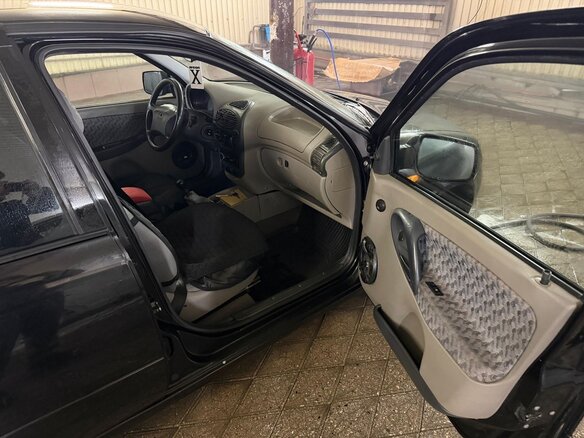 2010 Lada (ВАЗ) Kalina I, чёрный, 330000 рублей - вид 5