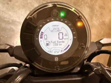 2023 Husqvarna Svartpilen 401, чёрный, 550000 рублей, вид 1