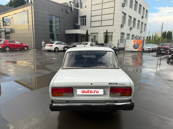 2001 Lada (ВАЗ) 2107, белый - вид 3