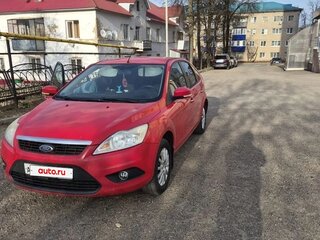2010 Ford Focus II Рестайлинг, красный, 385000 рублей, вид 1