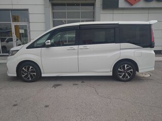 2021 Honda Stepwgn Spada V Рестайлинг, белый, 3000000 рублей, вид 2