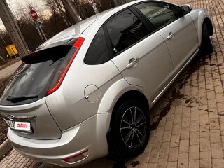 2008 Ford Focus II Рестайлинг, серебристый, 299000 рублей, вид 3