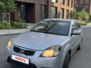 2010 Kia Rio II Рестайлинг, серебристый, 820000 рублей, вид 1