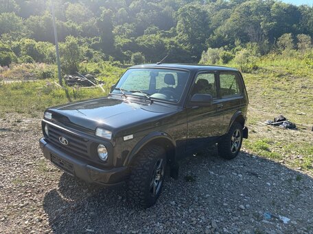 2024 Lada (ВАЗ) Niva Legend I, серебристый, 1250000 рублей, вид 2