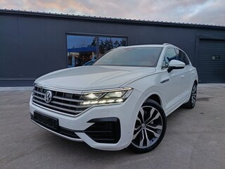 2020 Volkswagen Touareg III, белый, 5500000 рублей, вид 2