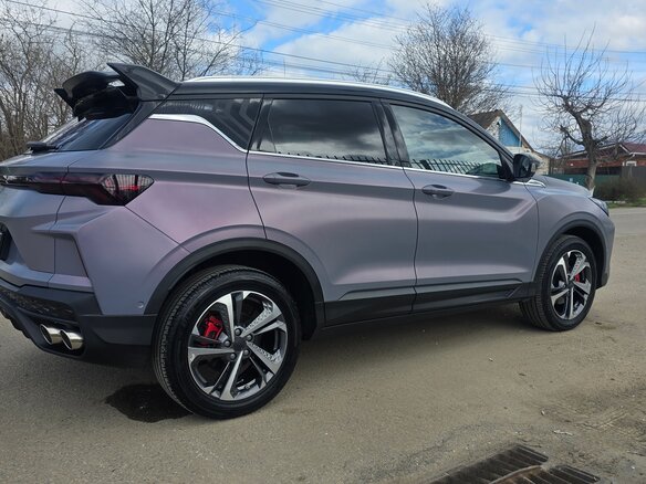 2023 Geely Coolray I Рестайлинг, серый, 2430000 рублей - вид 2