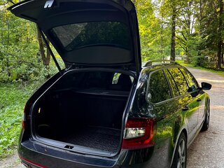 2020 Skoda Octavia RS III Рестайлинг, чёрный, 2650000 рублей, вид 4