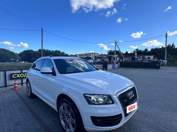 2011 Audi Q5 8tiptronic I (8R), белый - вид 3