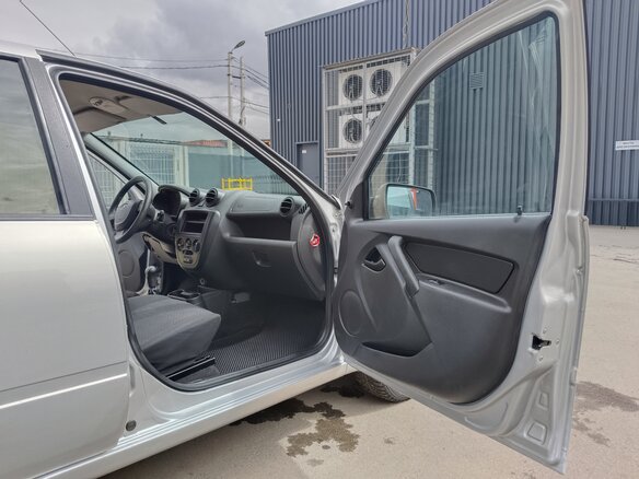 2014 Lada (ВАЗ) Granta I, серебристый, 435000 рублей - вид 14