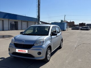 2017 Toyota Passo III, серебристый, 785000 рублей, вид 2