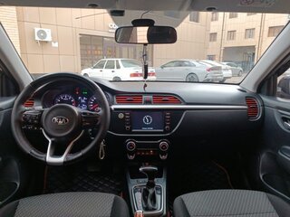 2018 Kia Rio IV, чёрный, 1299000 рублей, вид 4