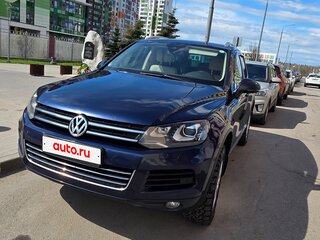 2013 Volkswagen Touareg II, синий, 2050000 рублей, вид 3