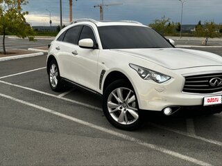 2012 Infiniti FX30d II (S51) Рестайлинг, белый, 1800000 рублей, вид 4