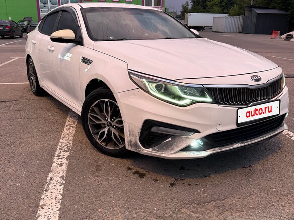 2019 Kia Optima IV Рестайлинг, белый, 1100000 рублей - вид 1