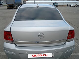 2011 Opel Astra H Рестайлинг, серебристый, 570000 рублей, вид 3