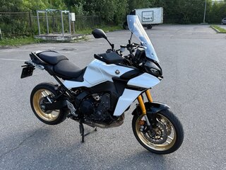 2021 Yamaha MT-09 Tracer (FJ-09), белый, 1340000 рублей, вид 2