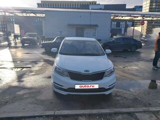 2015 Kia Rio III Рестайлинг, белый, 680000 рублей, вид 1