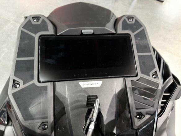 2025 BRP Ski-Doo Summit 850, чёрный, 2990000 рублей - вид 11