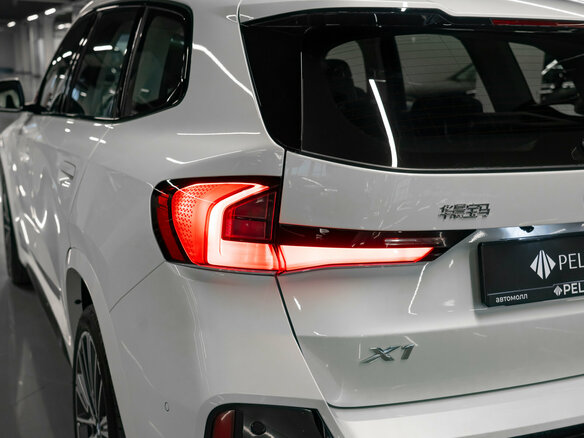 2026 BMW X1 25Li xDrive III (U11/U12), белый - вид 28
