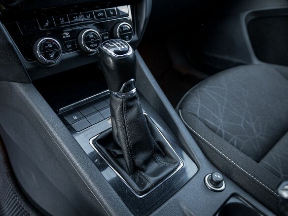 2019 Skoda Octavia III (A7) Рестайлинг, белый, 1518811 рублей - вид 9