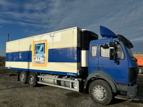 1992 Mercedes-Benz 2435, синий, 2300000 рублей
