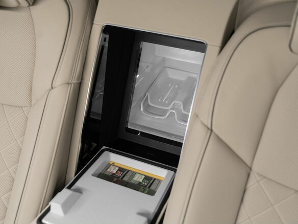 2025 Audi A8 Horch IV (D5) Рестайлинг, чёрный, 26500000 рублей - вид 31