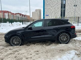 2016 Porsche Cayenne S II Рестайлинг (958), чёрный, 4400000 рублей, вид 4