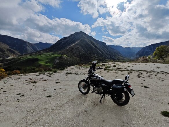 2020 Bajaj Avenger, чёрный, 190000 рублей