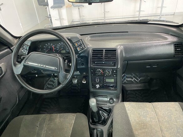 2004 Lada (ВАЗ) 2112, серебристый, 80000 рублей - вид 13