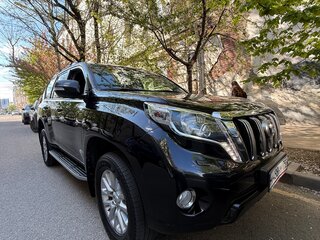 2017 Toyota Land Cruiser Prado 150 Series Рестайлинг 1, чёрный, 5500000 рублей, вид 3