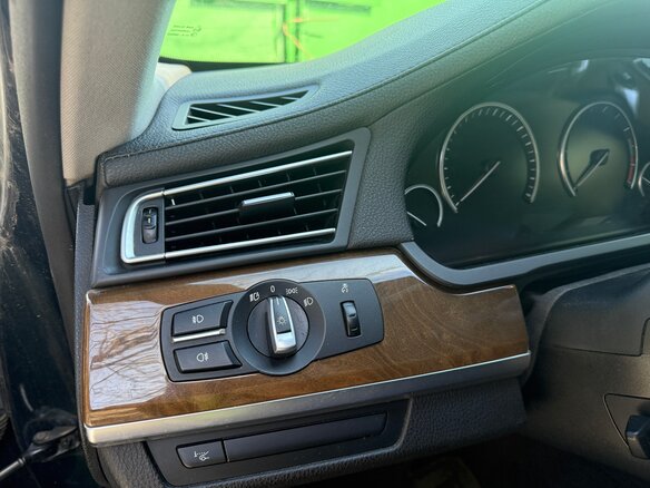 2009 BMW 7 серии 730d V (F01/F02/F04), зелёный, 1650000 рублей - вид 10