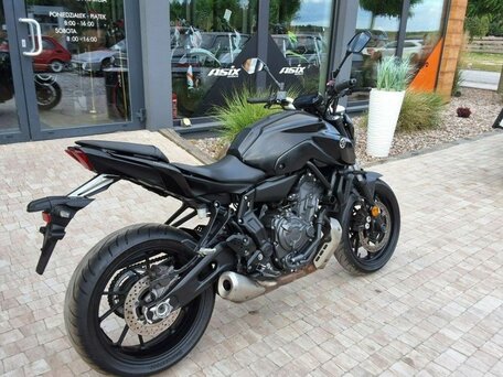 2022 Yamaha MT-07 (FZ-07), чёрный, 600000 рублей, вид 2