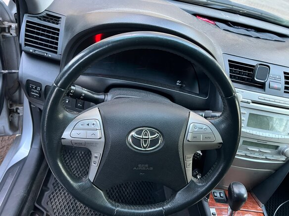 2011 Toyota Camry VI (XV40) Рестайлинг, серебристый, 1600000 рублей - вид 19