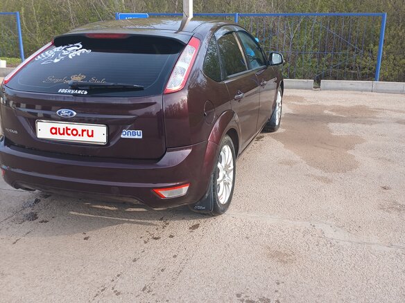 2010 Ford Focus II Рестайлинг, фиолетовый, 700000 рублей - вид 5