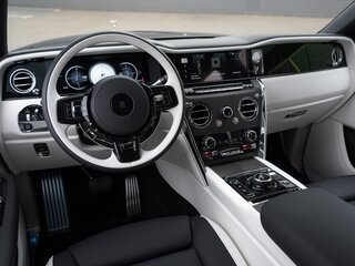 2026 Rolls-Royce Cullinan I Рестайлинг (Series II), чёрный, 63000000 рублей, вид 4