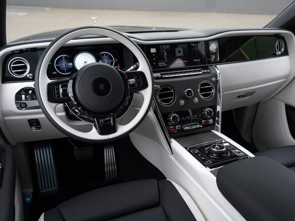 2026 Rolls-Royce Cullinan I Рестайлинг (Series II), чёрный, 63000000 рублей - вид 3
