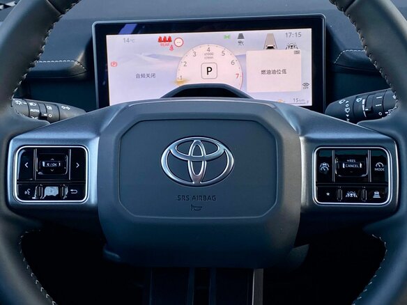 2026 Toyota RAV4 VI (XA60), чёрный, 4500000 рублей - вид 19