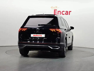 2022 Volkswagen Tiguan II Рестайлинг, чёрный, 2700000 рублей, вид 4