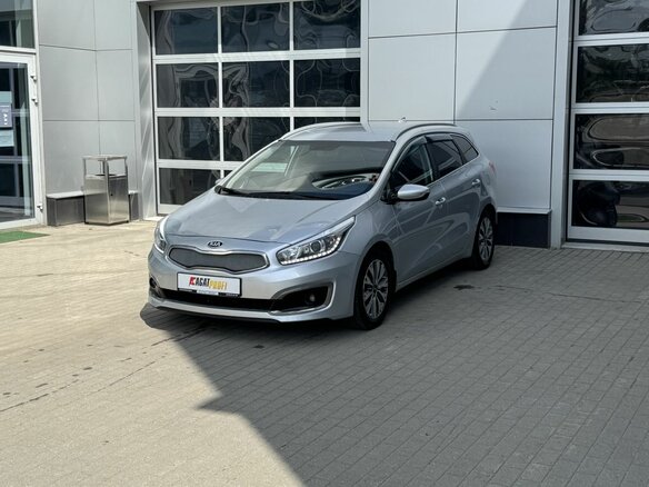 2018 Kia Ceed II Рестайлинг, серебристый - вид 2