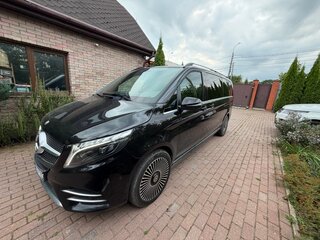 2022 Mercedes-Benz V-Класс Extra Long 300 d экстра длинный III (W447) Рестайлинг, чёрный, 8500000 рублей, вид 1