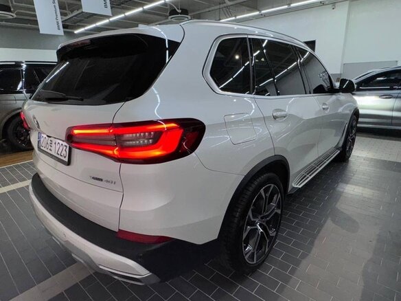 2021 BMW X5 40i IV (G05/G18), белый, 8900000 рублей - вид 15
