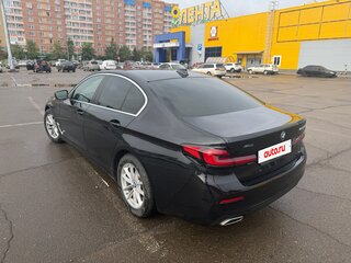 2020 BMW 5 серии 520d xDrive VII (G30/G31/G38) Рестайлинг, чёрный, 4100000 рублей, вид 4