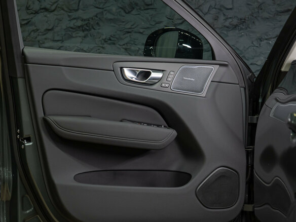 2026 Volvo XC60 II Рестайлинг 2, серый - вид 26