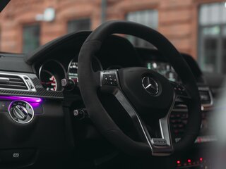 2014 Mercedes-Benz E-Класс AMG 63 AMG S IV (W212, S212) Рестайлинг, серый, 4595000 рублей, вид 3