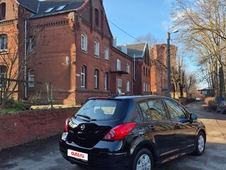 2010 Nissan Tiida I Рестайлинг, чёрный, 850000 рублей, вид 2