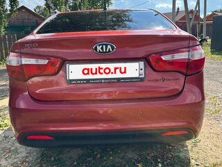 2013 Kia Rio 4-speed III, красный, 680000 рублей, вид 4