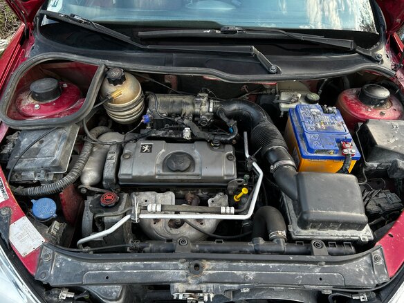 2004 Peugeot 206, красный, 120000 рублей - вид 12