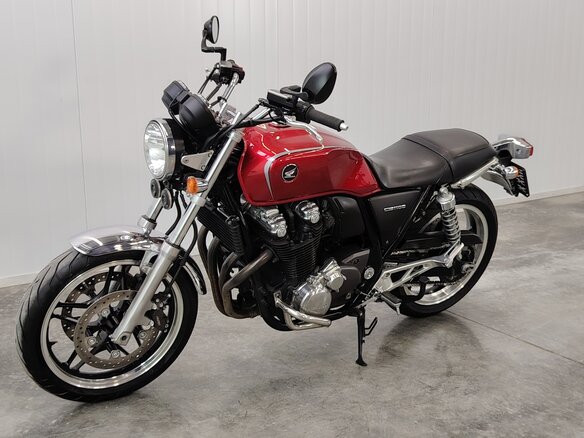 2010 Honda CB 1100, красный, 549000 рублей - вид 2